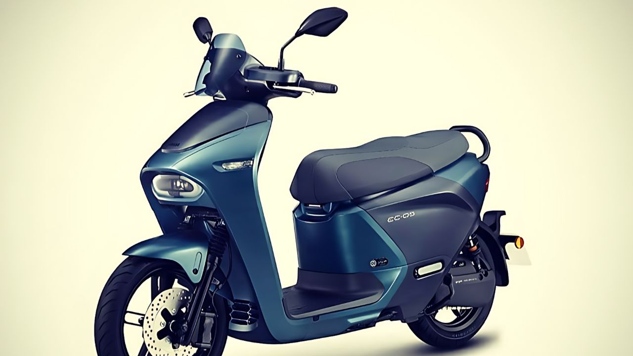 Yamaha EC-05 electric scooter unveiled with swappable Gogoro batteries